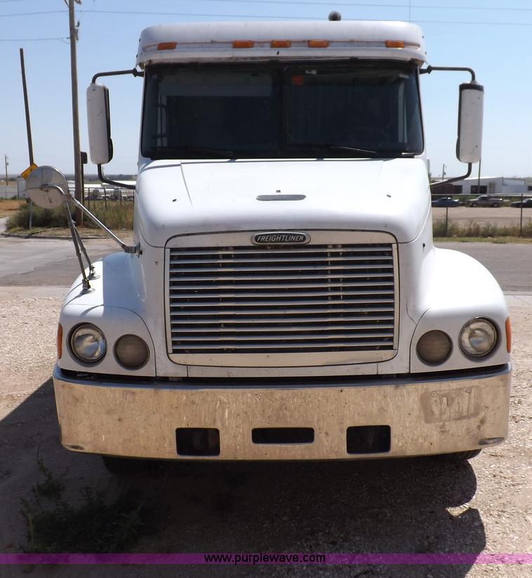 image for item I7601 1998 Freightliner Century Class semi truck