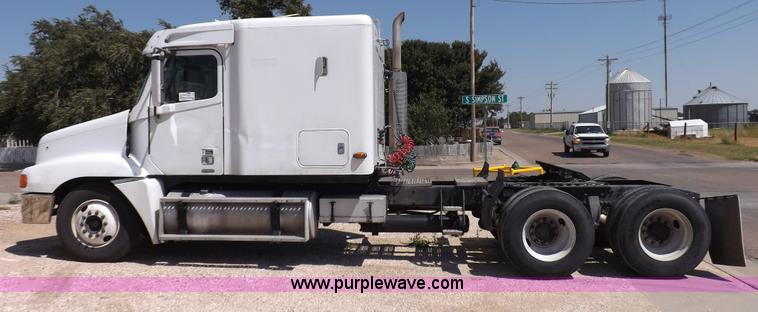 image for item I7601 1998 Freightliner Century Class semi truck