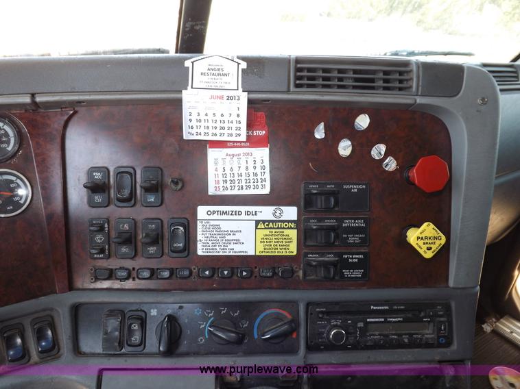 image for item I7601 1998 Freightliner Century Class semi truck