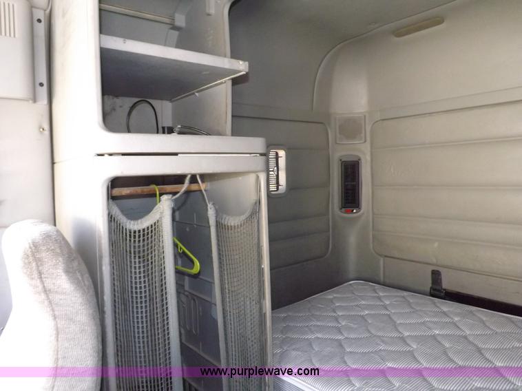 image for item I7601 1998 Freightliner Century Class semi truck