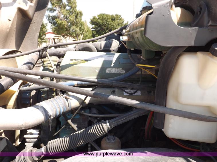 image for item I7601 1998 Freightliner Century Class semi truck