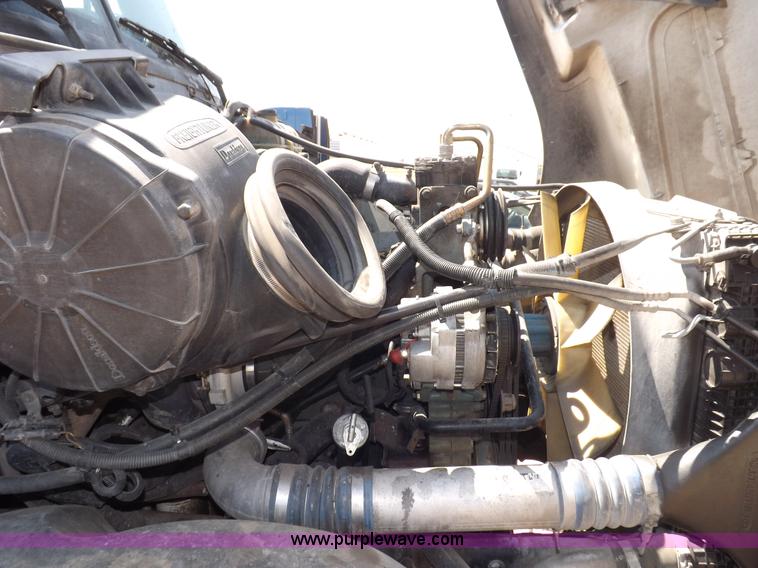 image for item I7601 1998 Freightliner Century Class semi truck