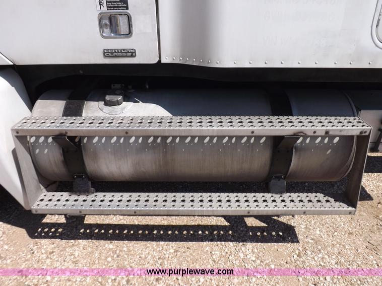 image for item I7601 1998 Freightliner Century Class semi truck