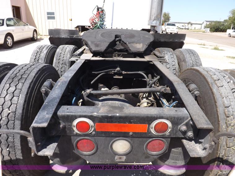 image for item I7601 1998 Freightliner Century Class semi truck