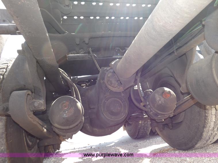 image for item I7601 1998 Freightliner Century Class semi truck