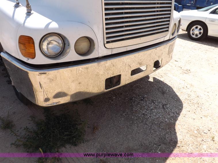 image for item I7601 1998 Freightliner Century Class semi truck