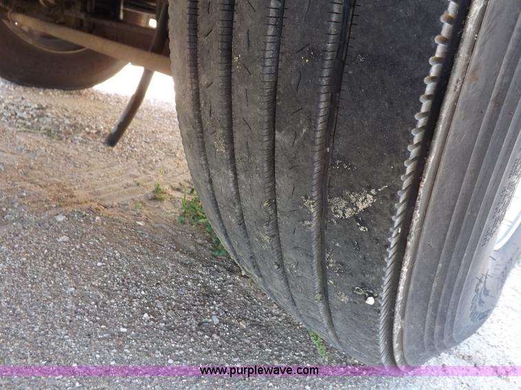 image for item I7601 1998 Freightliner Century Class semi truck