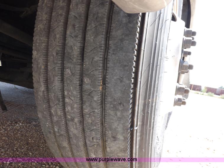 image for item I7601 1998 Freightliner Century Class semi truck