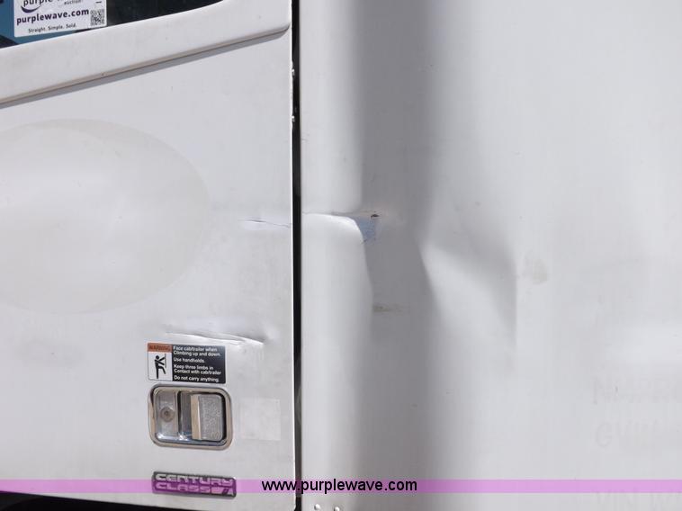 image for item I7601 1998 Freightliner Century Class semi truck