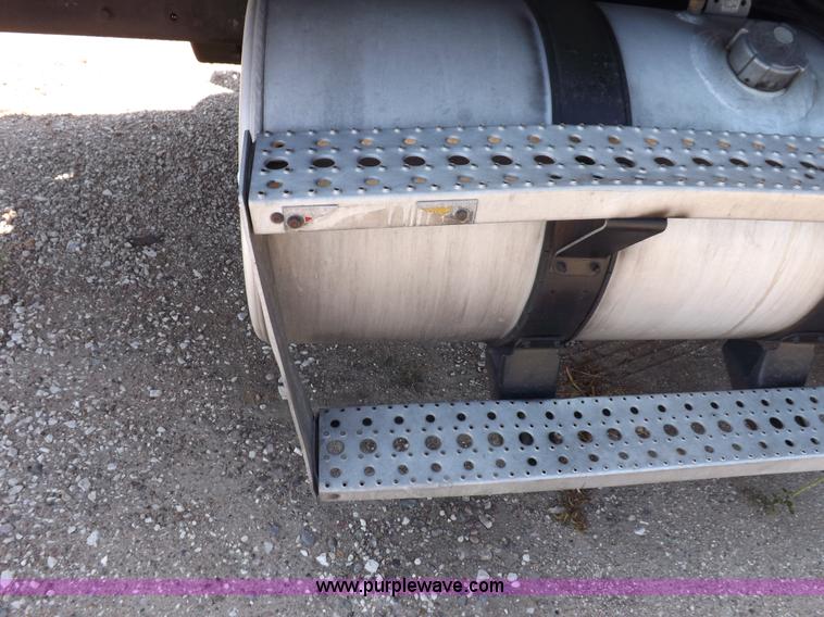 image for item I7601 1998 Freightliner Century Class semi truck