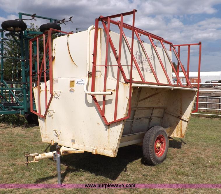 Apache CF8A150 creep/self feeder in Buffalo, OK Item I7610 sold