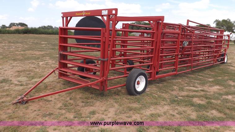 image for item I7612 Diamond W 840162 portable corral system