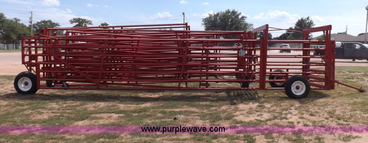 image for item I7612 Diamond W 840162 portable corral system