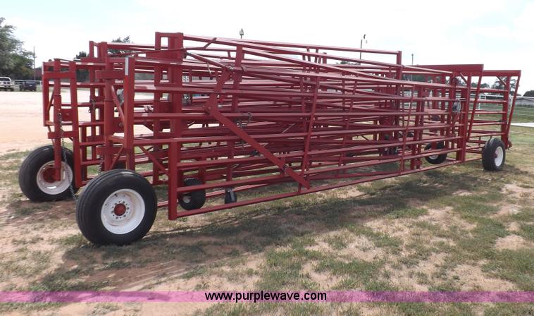 image for item I7612 Diamond W 840162 portable corral system