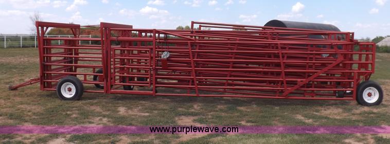 image for item I7612 Diamond W 840162 portable corral system