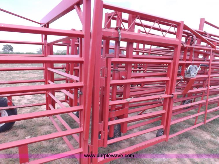 image for item I7612 Diamond W 840162 portable corral system