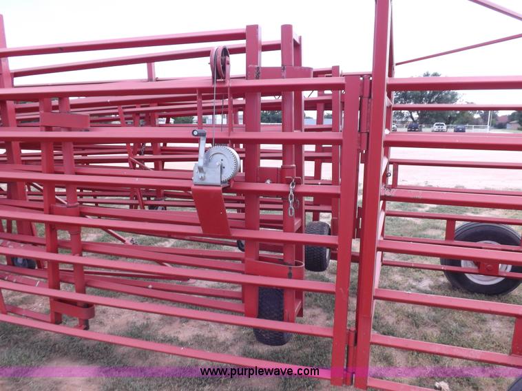 image for item I7612 Diamond W 840162 portable corral system