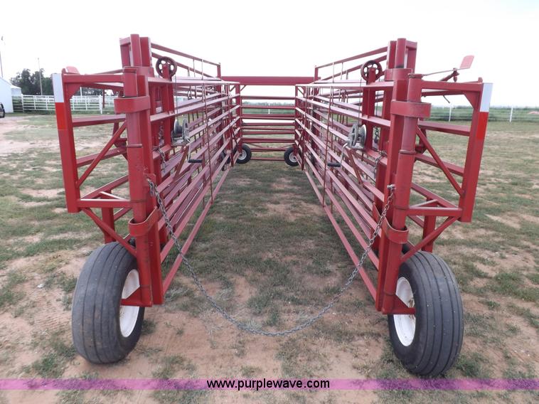 image for item I7612 Diamond W 840162 portable corral system