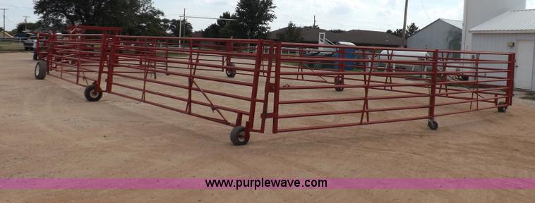 image for item I7612 Diamond W 840162 portable corral system