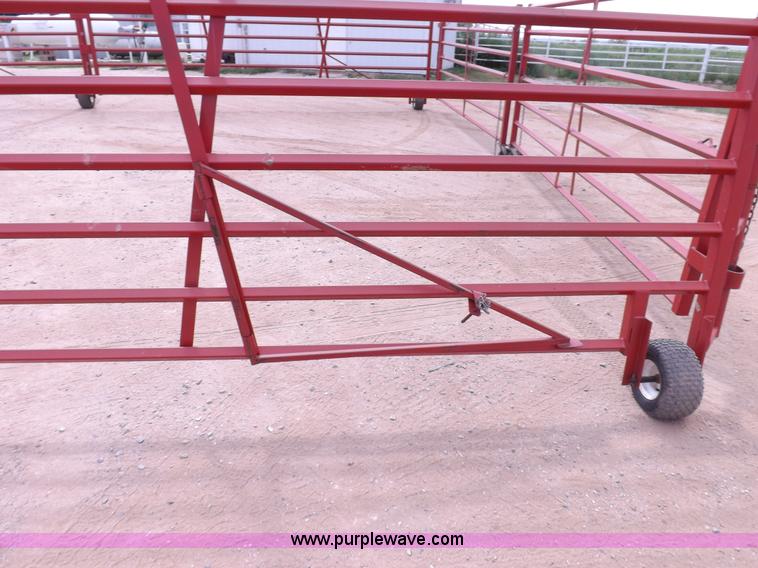 image for item I7612 Diamond W 840162 portable corral system