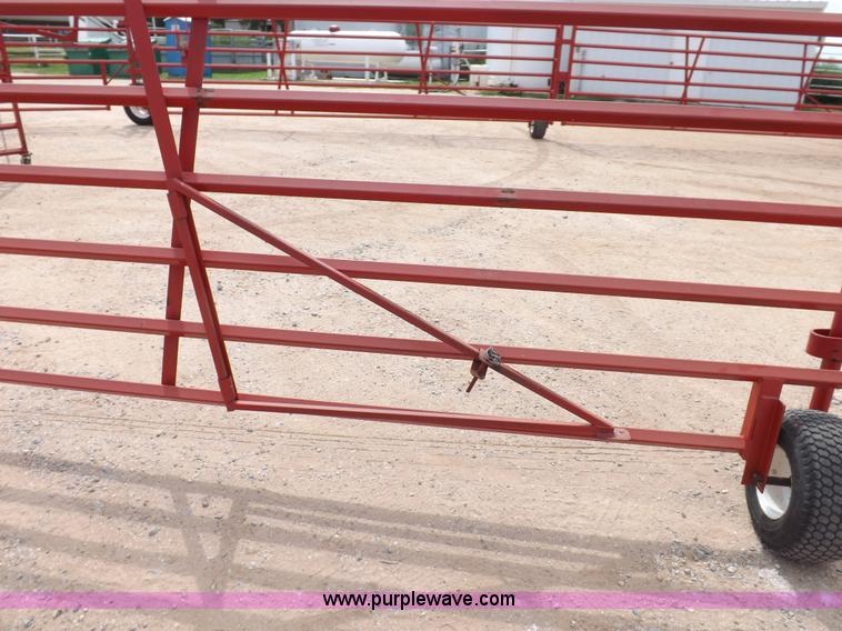 image for item I7612 Diamond W 840162 portable corral system