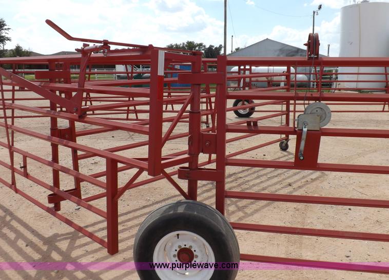 image for item I7612 Diamond W 840162 portable corral system