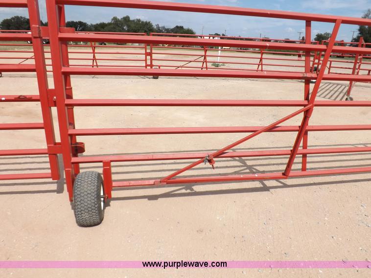 image for item I7612 Diamond W 840162 portable corral system