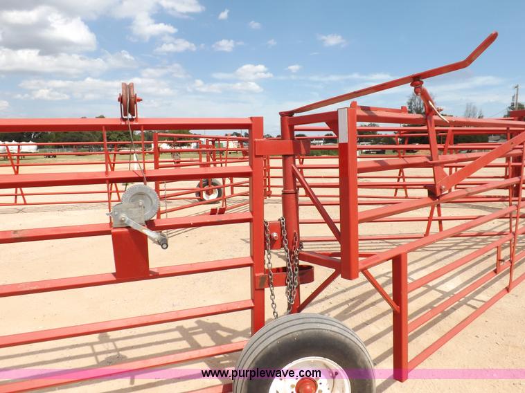 image for item I7612 Diamond W 840162 portable corral system