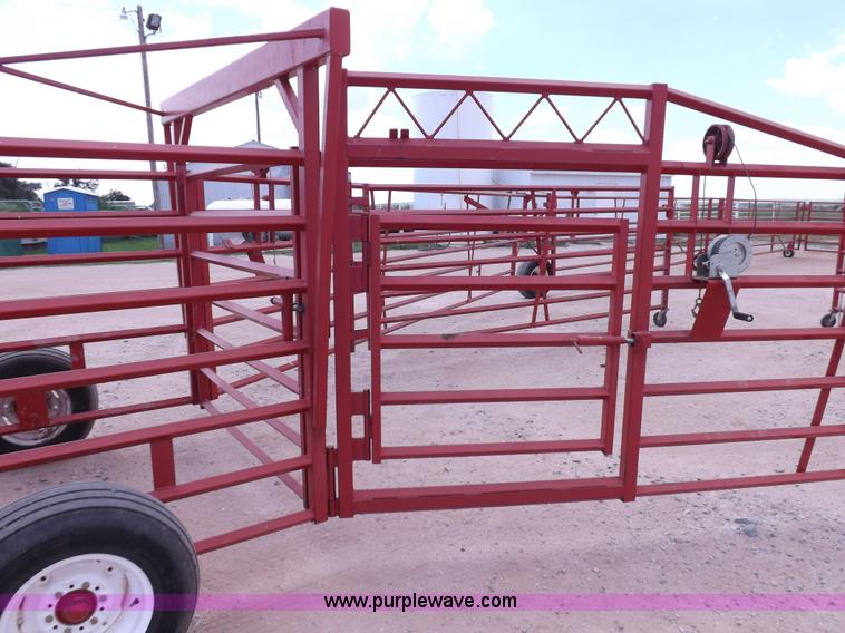 image for item I7612 Diamond W 840162 portable corral system