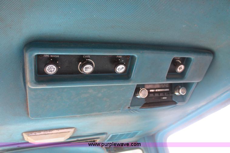 image for item I8061 Ford TW20 tractor