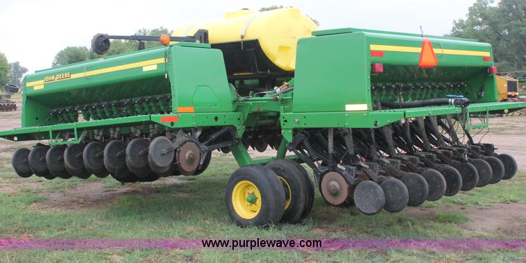 image for item I8062 2004 John Deere 455 grain drill