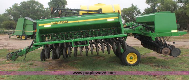 image for item I8062 2004 John Deere 455 grain drill