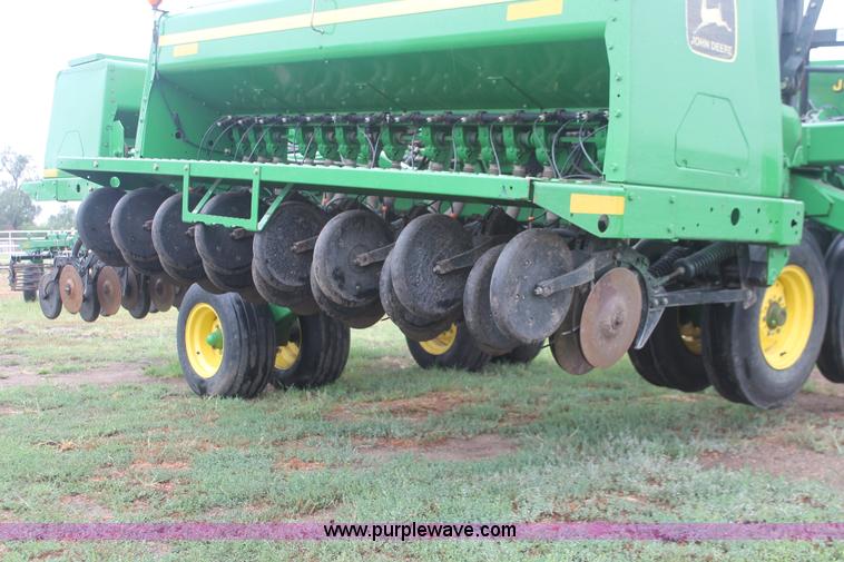 image for item I8062 2004 John Deere 455 grain drill