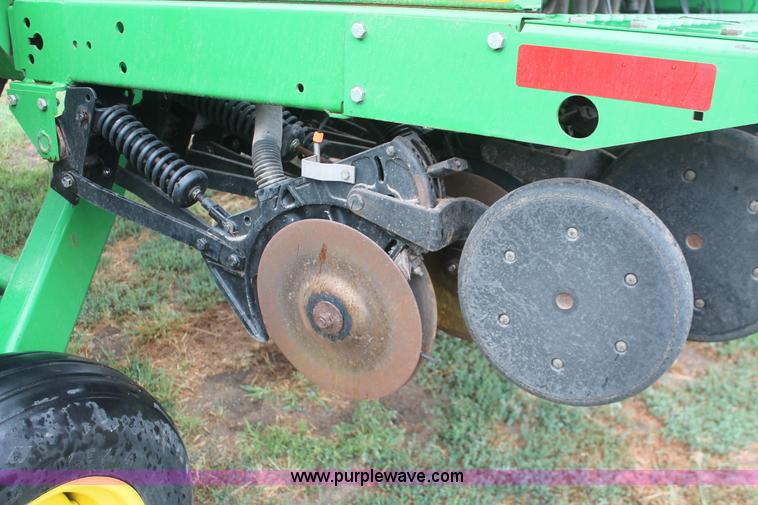 image for item I8062 2004 John Deere 455 grain drill