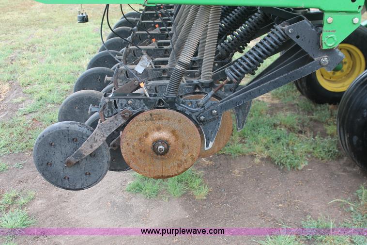 image for item I8062 2004 John Deere 455 grain drill