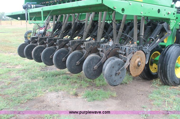 image for item I8062 2004 John Deere 455 grain drill