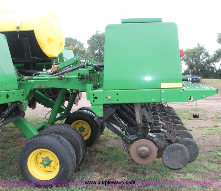 image for item I8062 2004 John Deere 455 grain drill