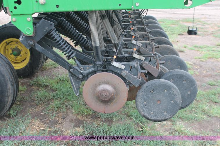 image for item I8062 2004 John Deere 455 grain drill