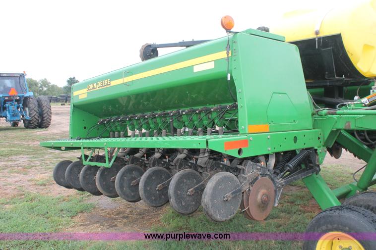 image for item I8062 2004 John Deere 455 grain drill