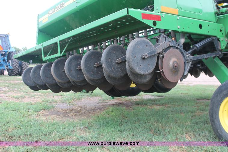image for item I8062 2004 John Deere 455 grain drill