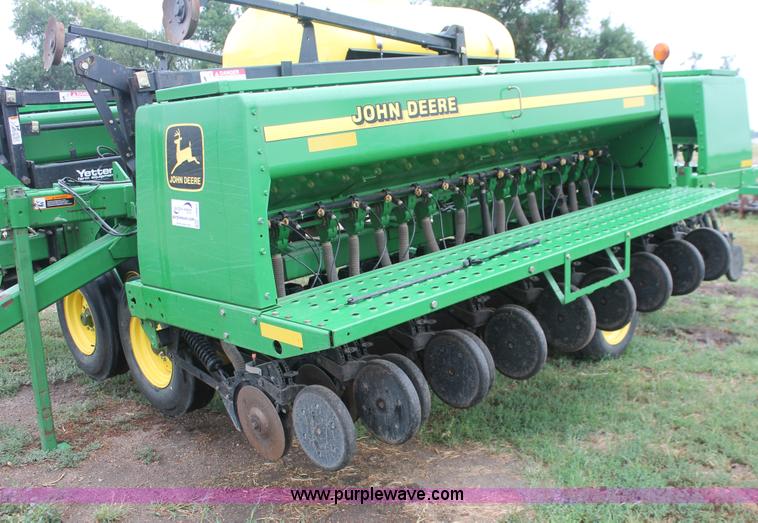 image for item I8062 2004 John Deere 455 grain drill