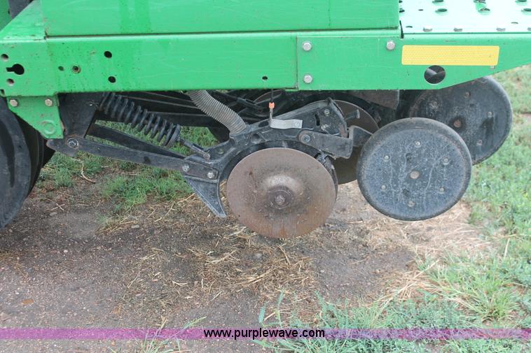 image for item I8062 2004 John Deere 455 grain drill