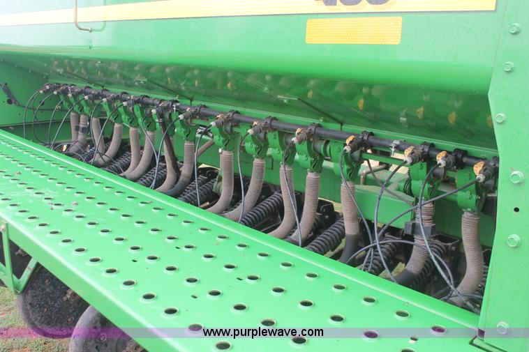 image for item I8062 2004 John Deere 455 grain drill