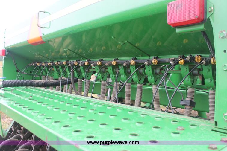 image for item I8062 2004 John Deere 455 grain drill