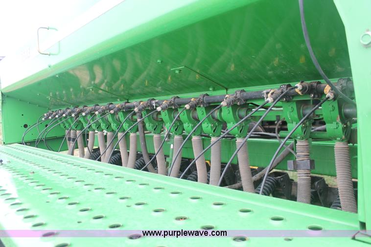 image for item I8062 2004 John Deere 455 grain drill