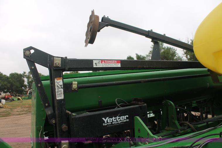 image for item I8062 2004 John Deere 455 grain drill