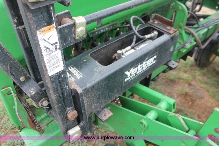 image for item I8062 2004 John Deere 455 grain drill