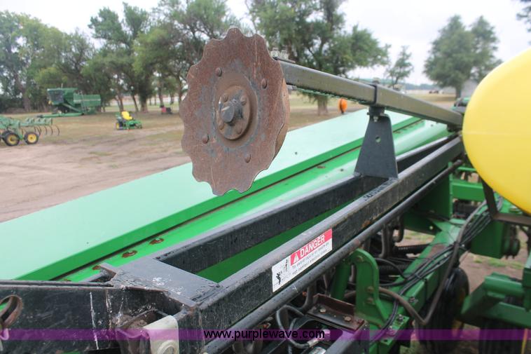 image for item I8062 2004 John Deere 455 grain drill