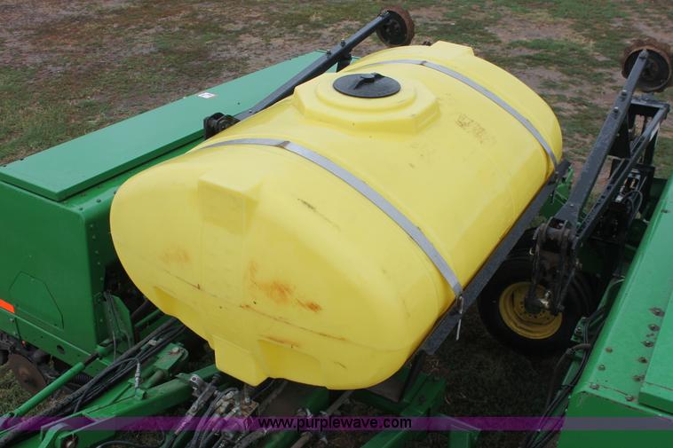 image for item I8062 2004 John Deere 455 grain drill
