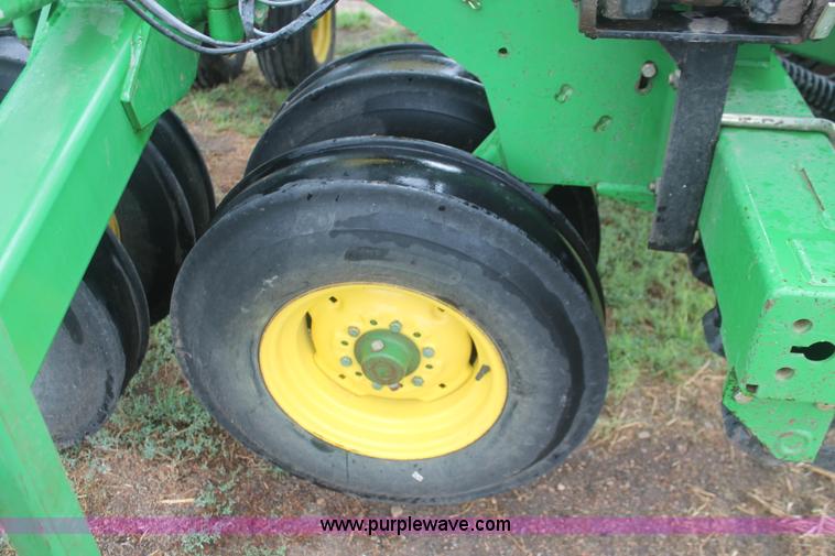 image for item I8062 2004 John Deere 455 grain drill
